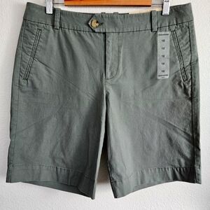 NWT!!! Dockers Truly Slimming Bermuda Women's Green Shorts, Size 12